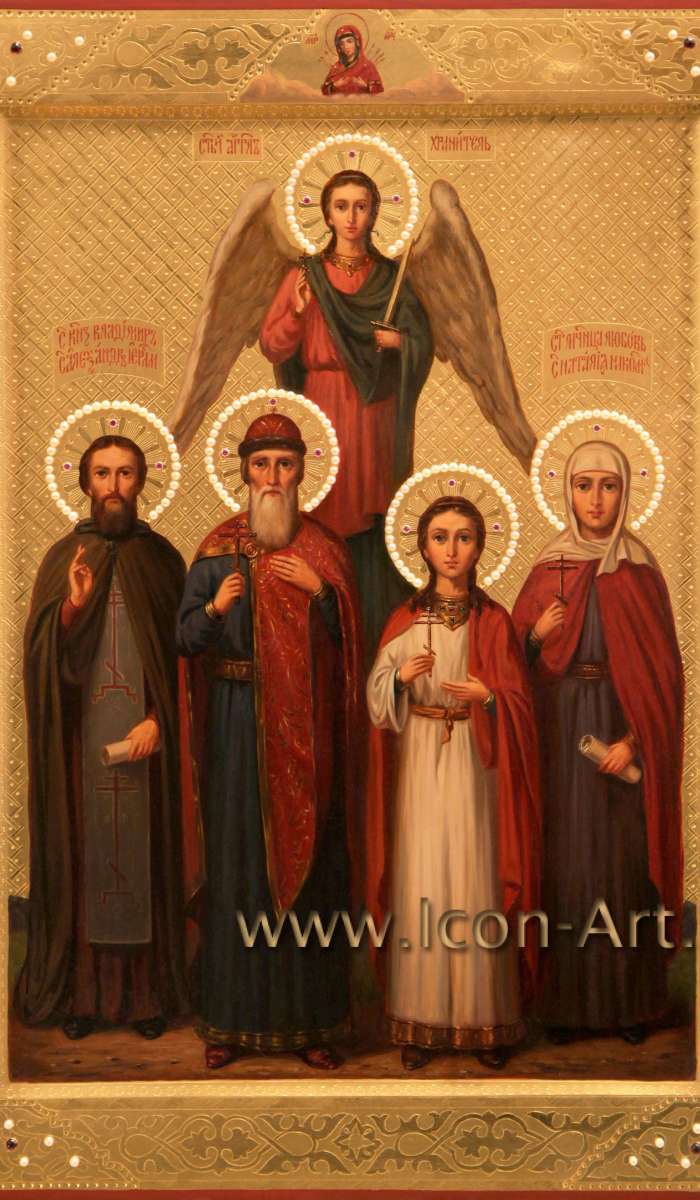 Фото: Семейная икона. Образ Пресвятой Богородицы «Семистрельная», святые: Ангел Хранитель, Князь Владимер, Александр Иерусалимский, мученица Любовь, Наталия Никомидийская, Николай Чудотворец и Матрона Московская.  
