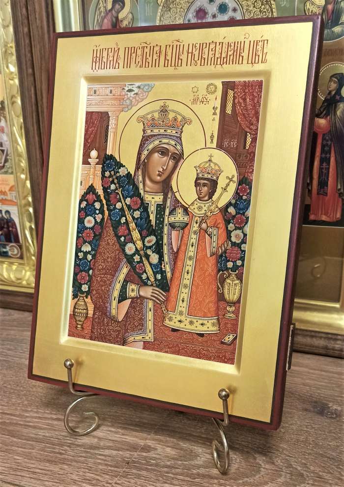 Фото: Икона Пресвятой Богородицы Неувядаемый Цвет