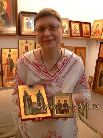Екатерина Борисовна с иконами Петра и Февронии