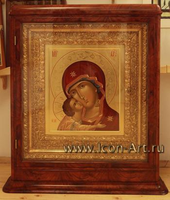 Владимирская икона Божией Матери в напольном киоте
