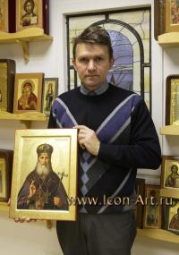 Заказчик с иконой святителя Луки Крымского