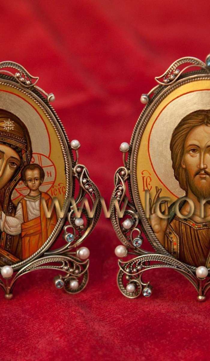 Фото: Иисус Христос Господь Вседержитель и Икона Пресвятой Богородицы «Казанская»