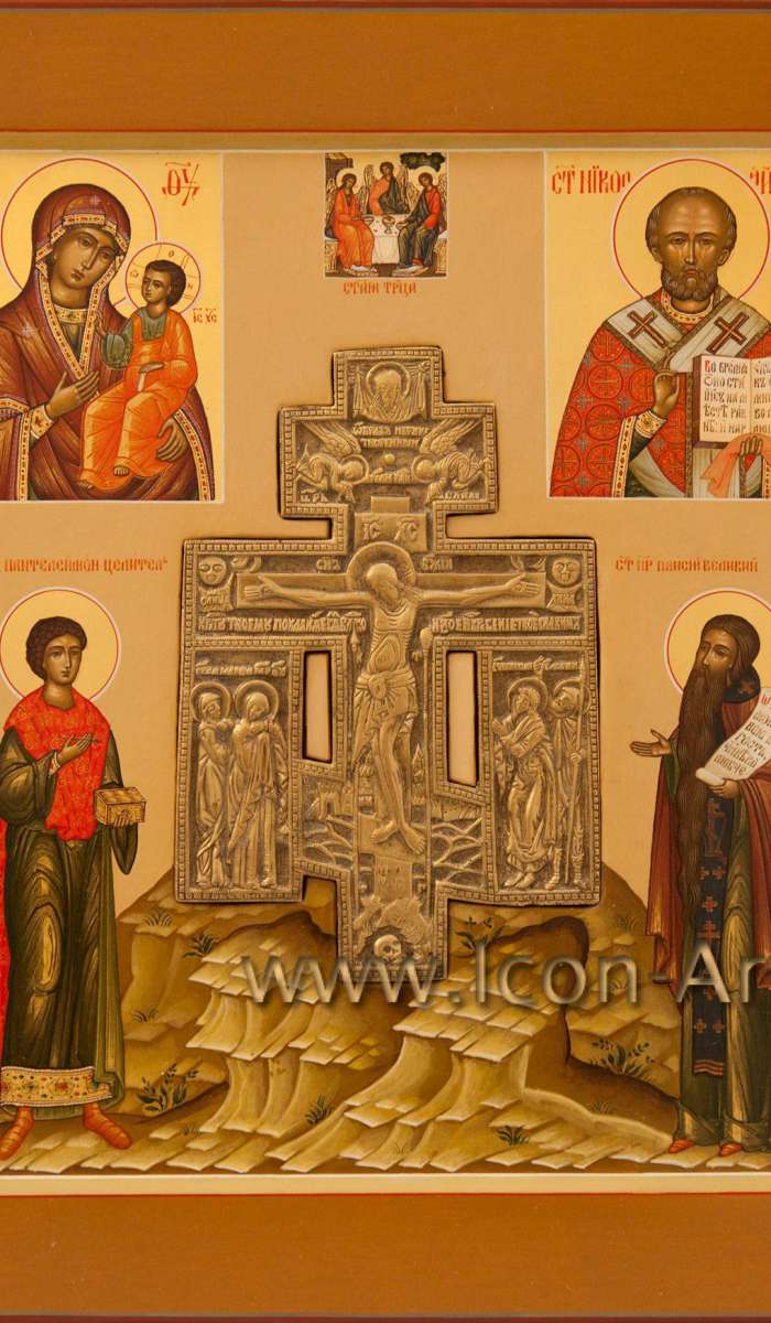 Фото: Семейная икона с Крестом Господним. Икона Пресвятой Богородицы «Смоленская», святой Николай Чудотворец, Святая Троица, святой Пантелеимон, святой Паисий Великий