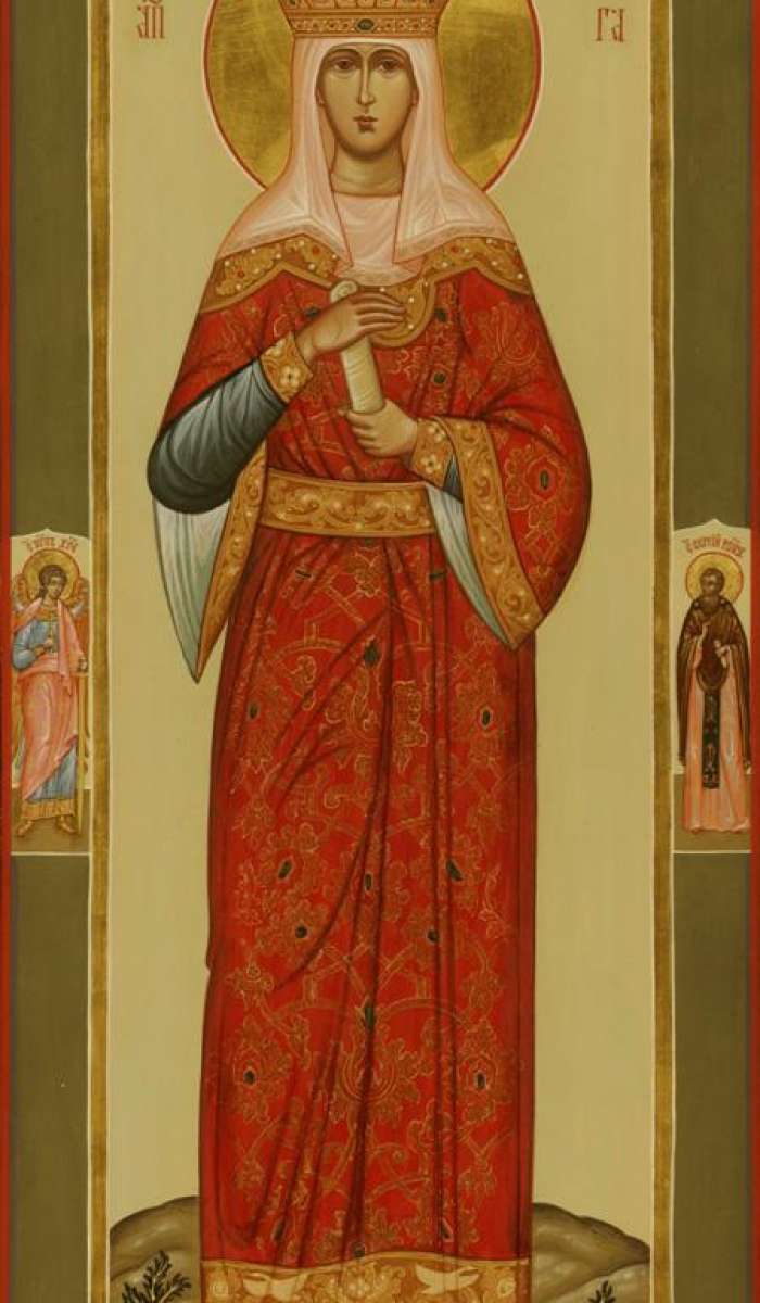 Фото: Святая равноап. вел. княгиня Российская Ольга. На полях иконы: святой Ангел Хранитель и святой прп. Сергий Радонежский. Сверху Покров Пресвятой Богородицы