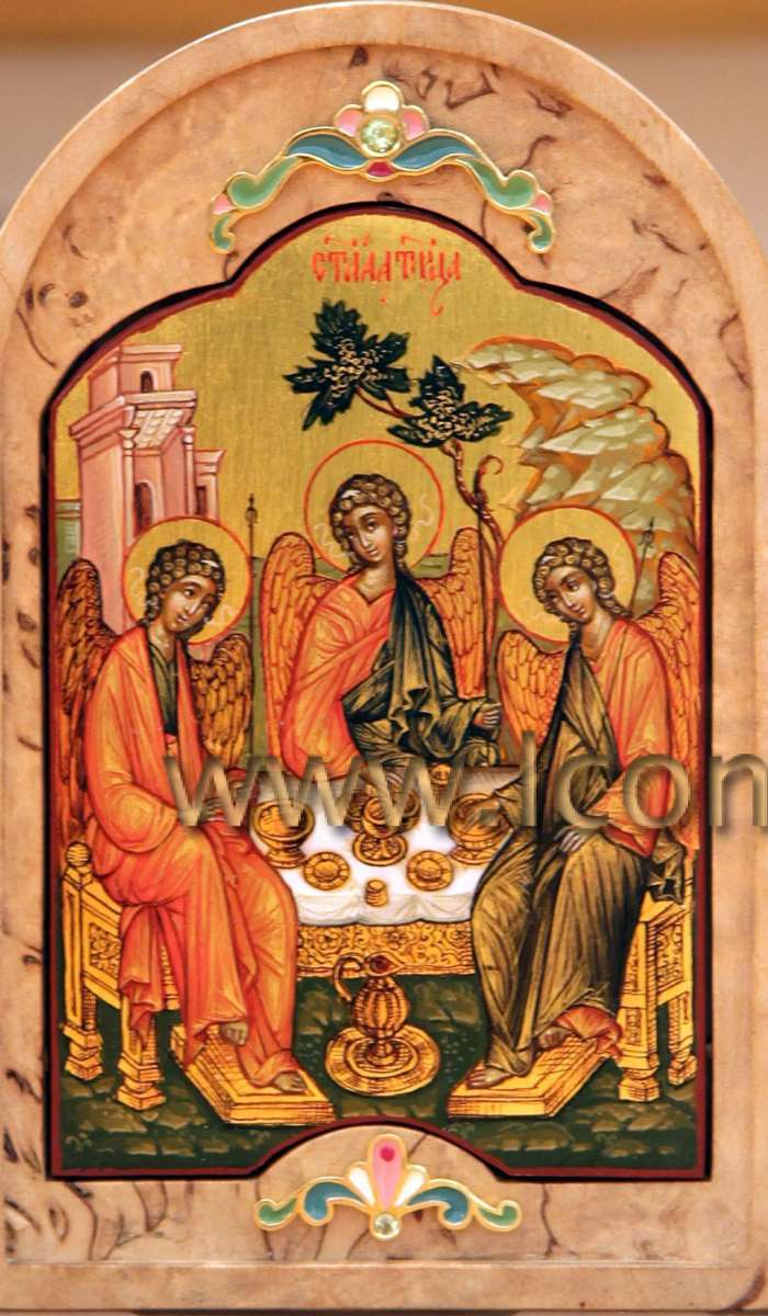 Фото: Скаледнь: святая Троица, святитель Николай Чудотворец и святая блаженная Матрона Московская