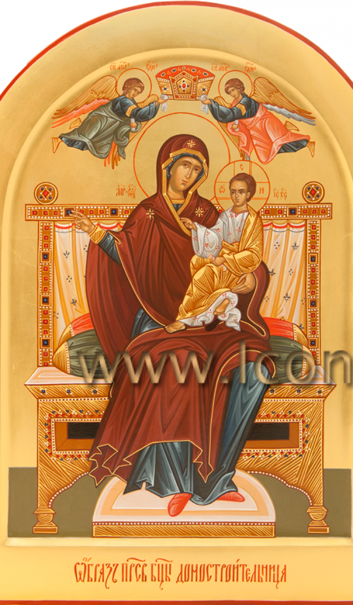 Фото: Домашний иконостас с Богородицей «Домостроительница», прпп. Петром и Февронией Муромскими и св. блаж. Матроной Московской и свт. Николаем Чудотворцем