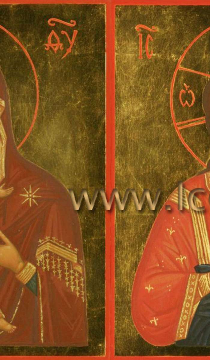 Фото: Венчальная пара с иконой Божией Матери «Владимирская»