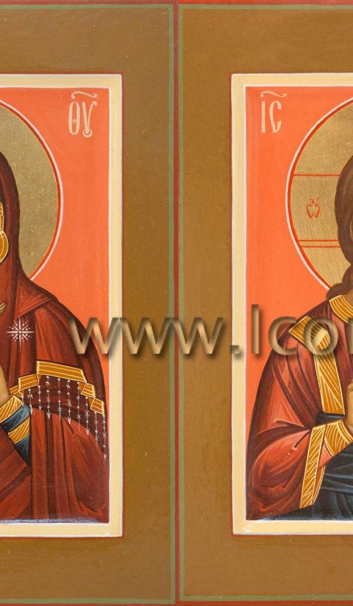 Фото: Венчальная пара с иконой Божией Матери «Владимирская»