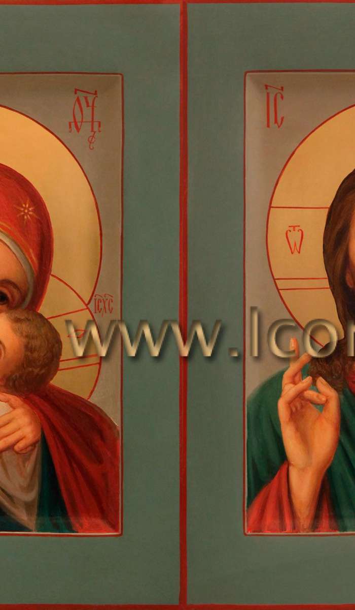 Фото: Венчальная пара с иконой Божией Матери «Корсунская»