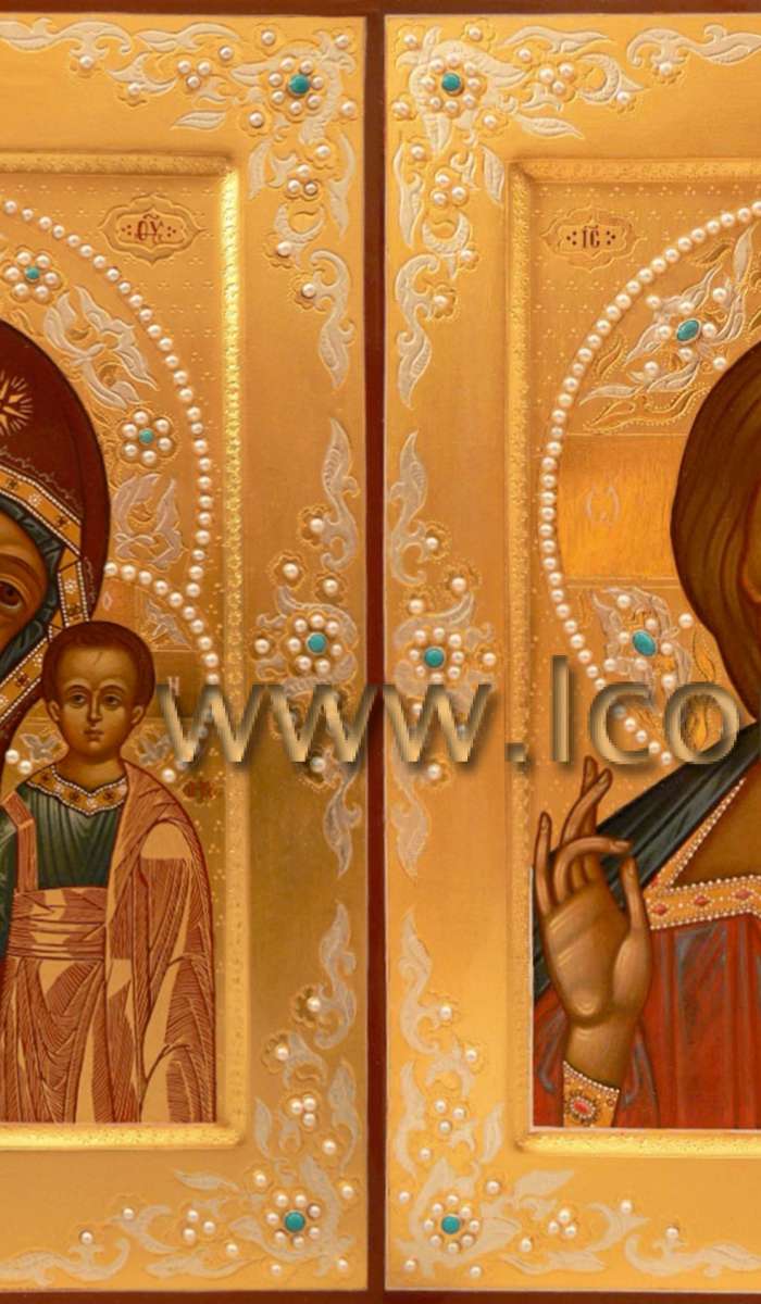 Фото: Венчальная пара с иконой Божией Матери «Казанская»