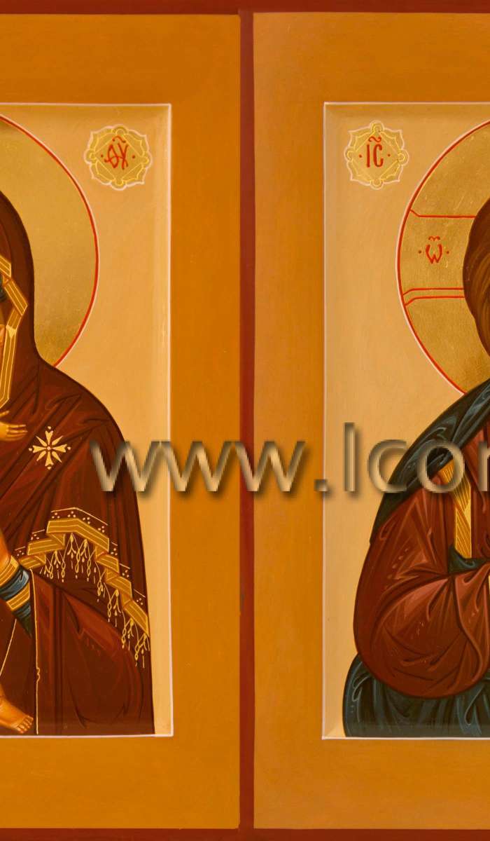 Фото: Венчальная пара с иконой Божией Матери «Владимирская»