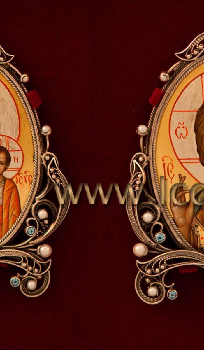 Фото: Венчальная пара с иконой Божией Матери «Казанская»