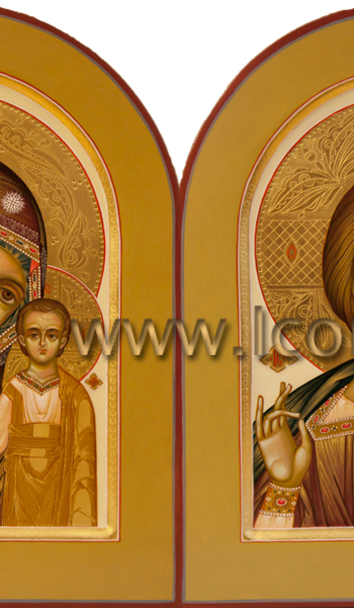 Фото: Венчальная пара с иконой Божией Матери «Казанская»