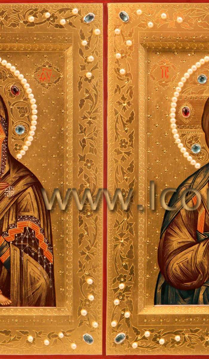 Фото: Венчальная пара с иконой Божией Матери «Владимирская»