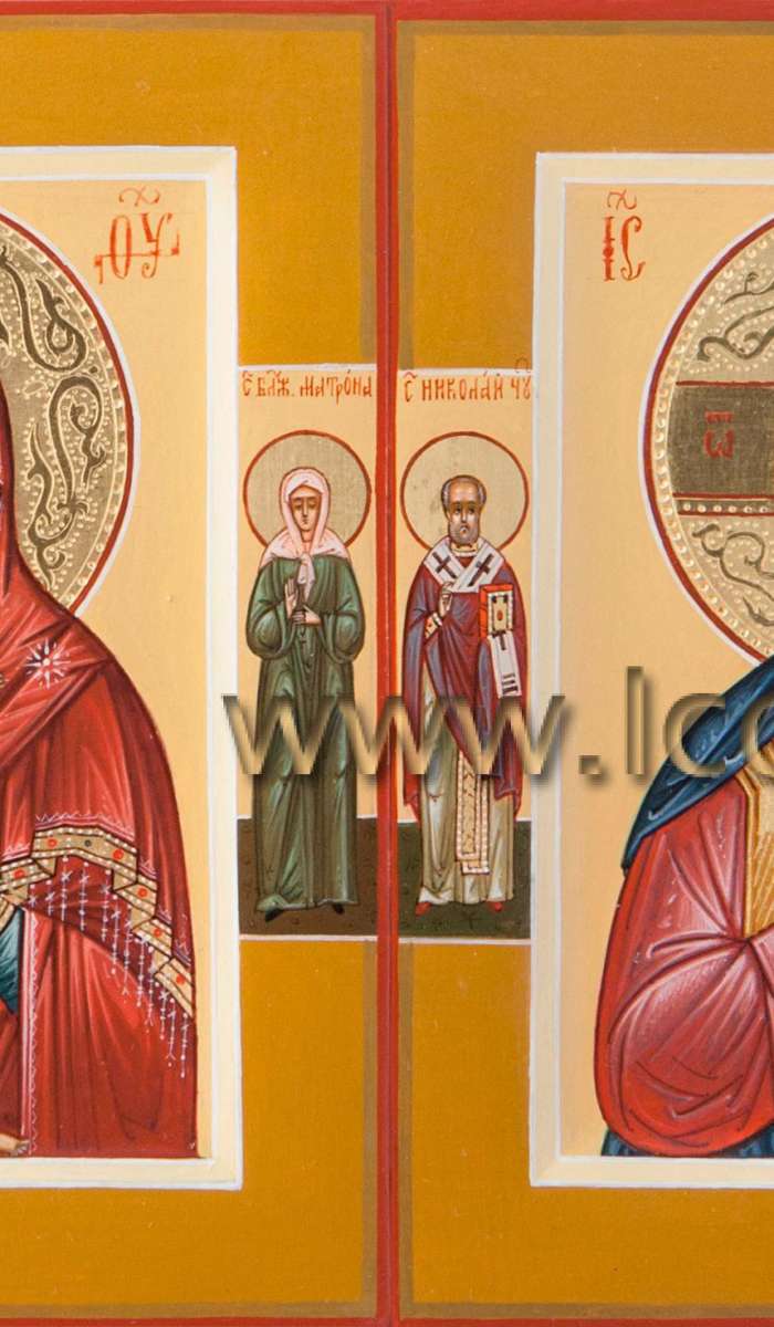 Фото: Венчальная пара с иконой Божией Матери «Владимирская»