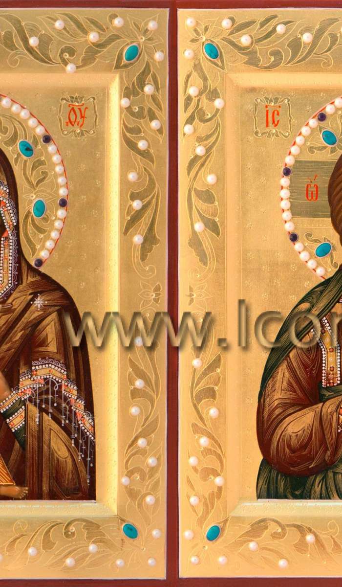 Фото: Венчальная пара с иконой Божией Матери «Владимирская»