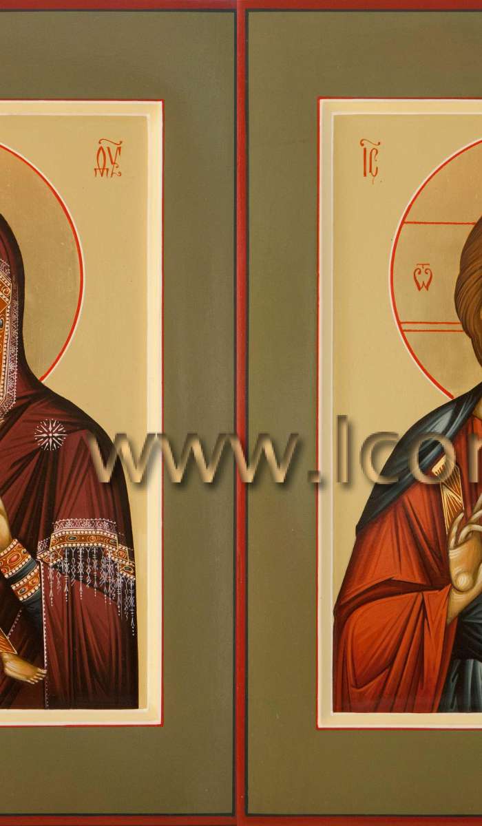 Фото: Венчальная пара с иконой Божией Матери «Владимирская»