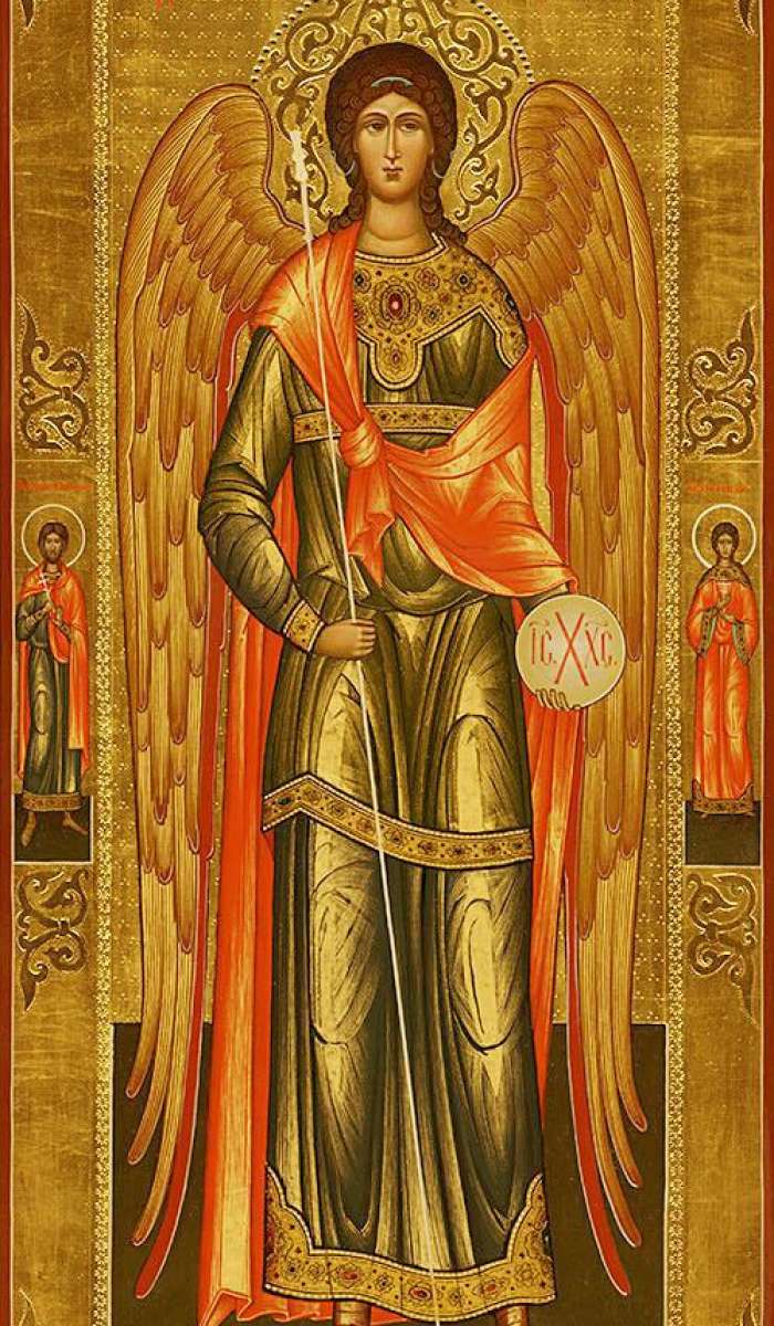 Фото: Архангел Михаил. На полях иконы святой мч. Виктор Коринфский и святая мц. Надежда