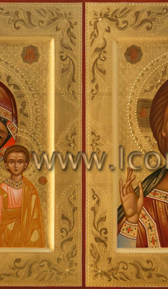 Фото: Венчальная пара с иконой Божией Матери «Казанская»