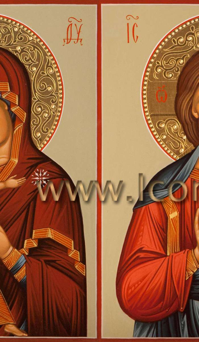 Фото: Венчальная пара с иконой Божией Матери «Владимирская»