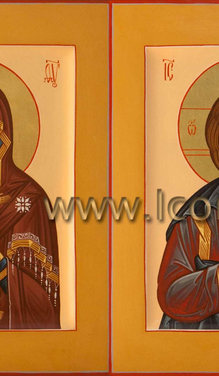 Фото: Венчальная пара с иконой Божией Матери «Владимирская»