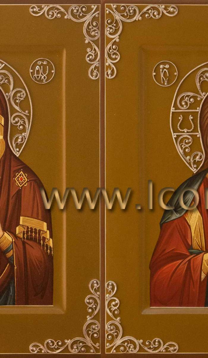 Фото: Венчальная пара с иконой Богородицы «Феодоровская»