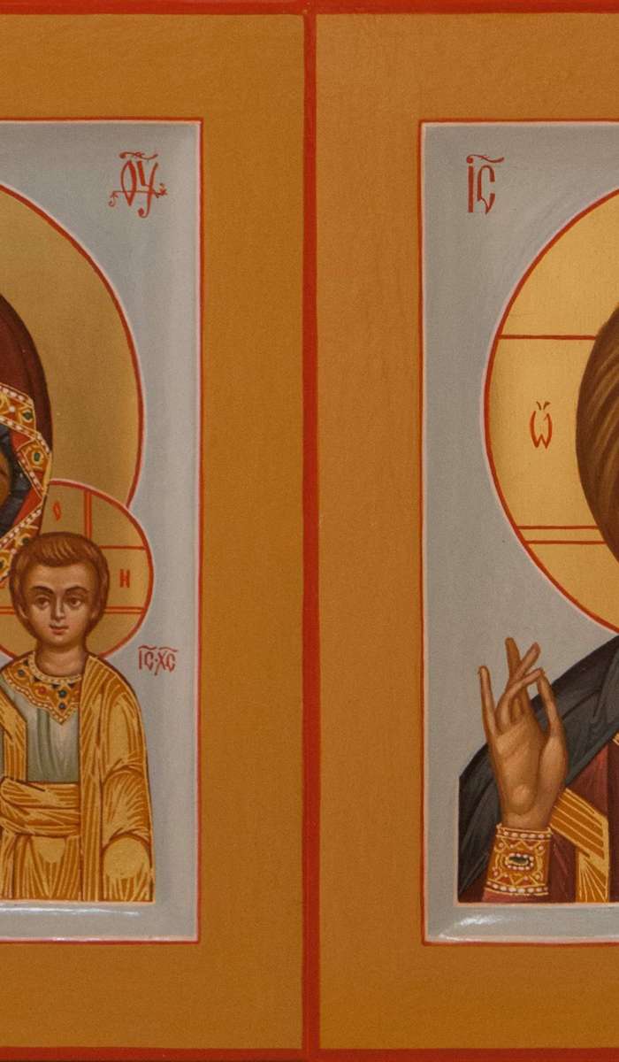 Фото: Венчальная пара с иконой Богородицы «Казанская»