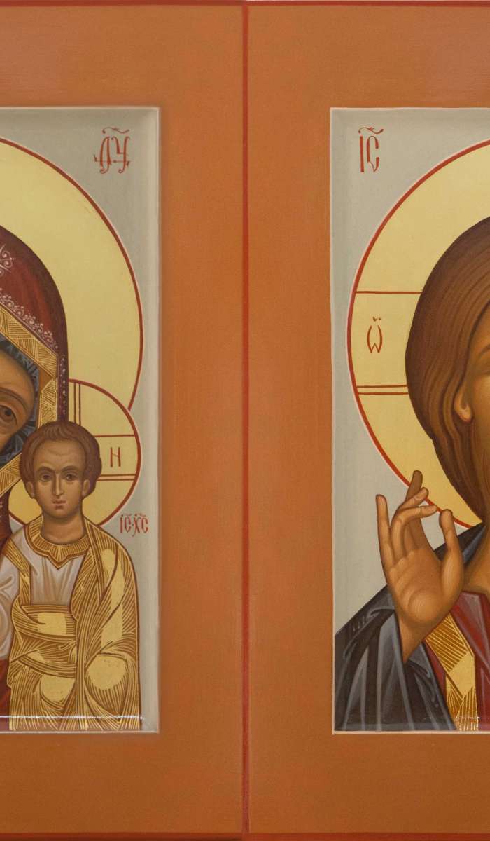 Фото: Венчальная пара с иконой Богородицы «Казанская»