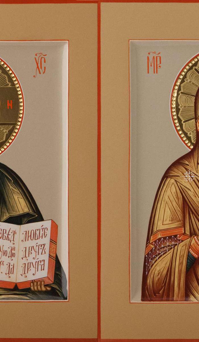 Фото: Венчальная пара с иконой Богородицы «Тихвинская»