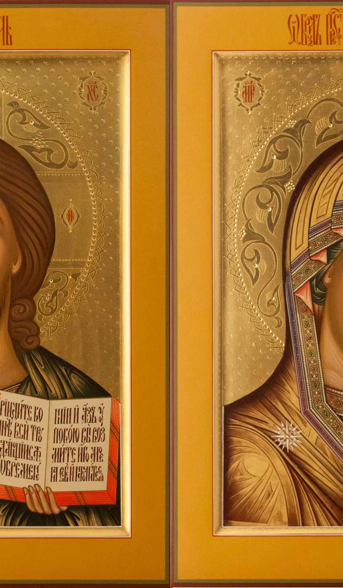 Фото: Венчальная пара с иконой Богородицы «Казанская»