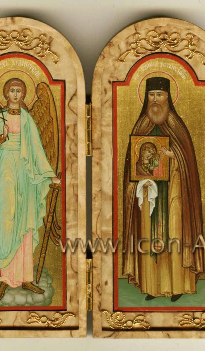 Фото: Скаладень из карельской березы с прп. Леонидом Устьнедумским и Ангелом Хранителем