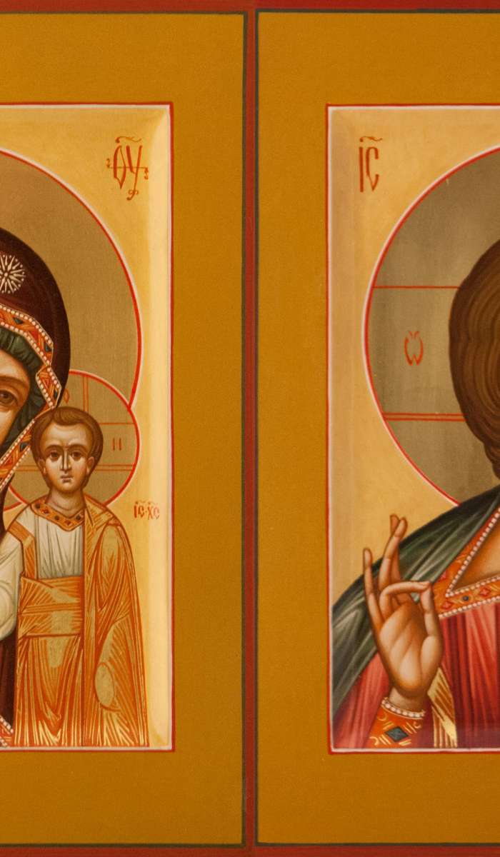 Фото: Венчальная пара с иконой Богородицы «Казанская»