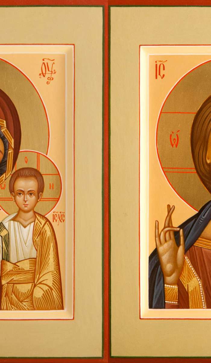 Фото: Венчальная пара с иконой Богородицы «Казанская»