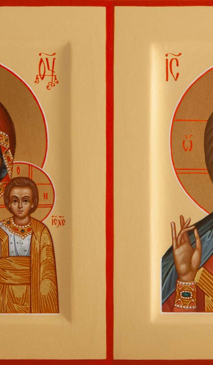 Фото: Венчальная пара с иконой Богородицы «Казанская»