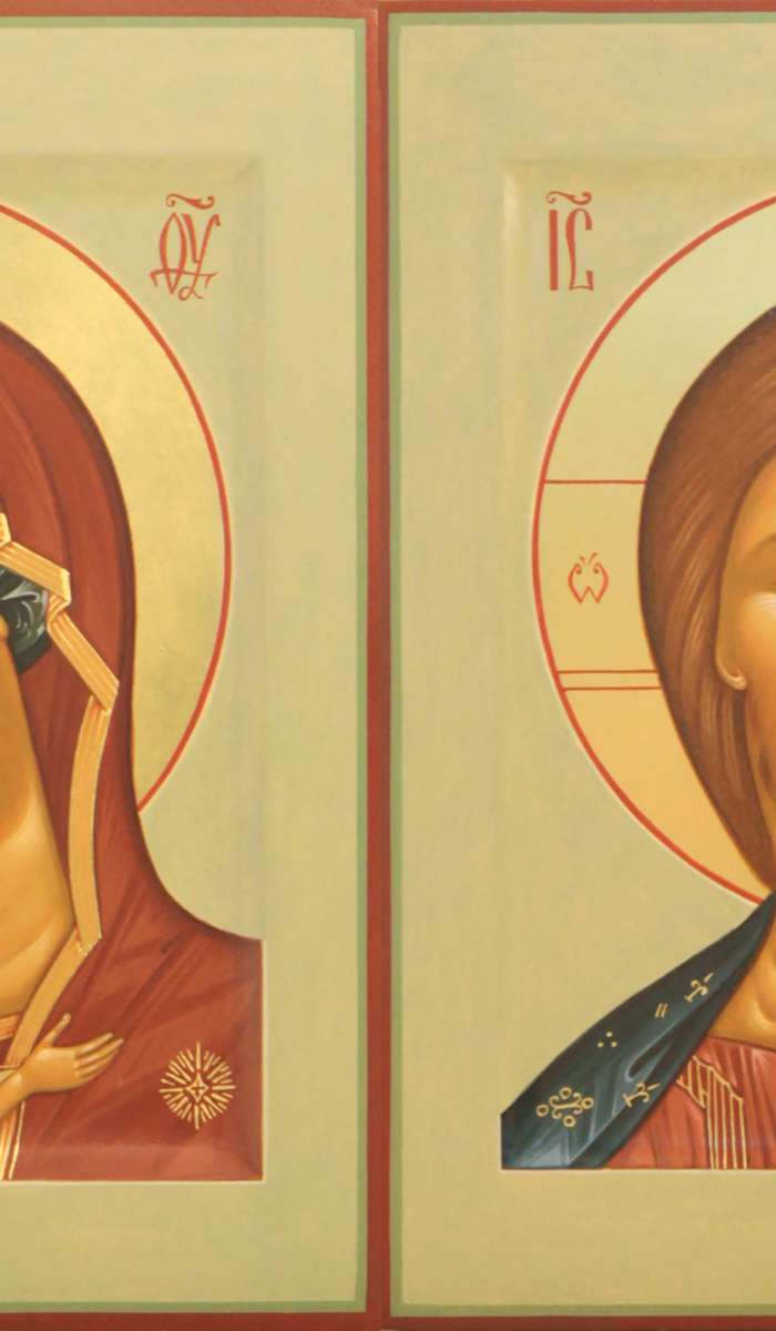 Фото: Венчальная пара с иконой Богородицы «Игоревская»