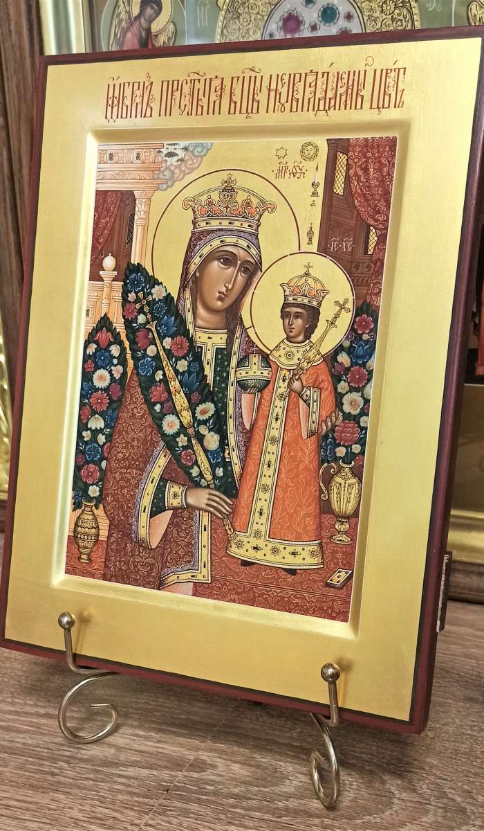 Фото: Икона Пресвятой Богородицы Неувядаемый Цвет