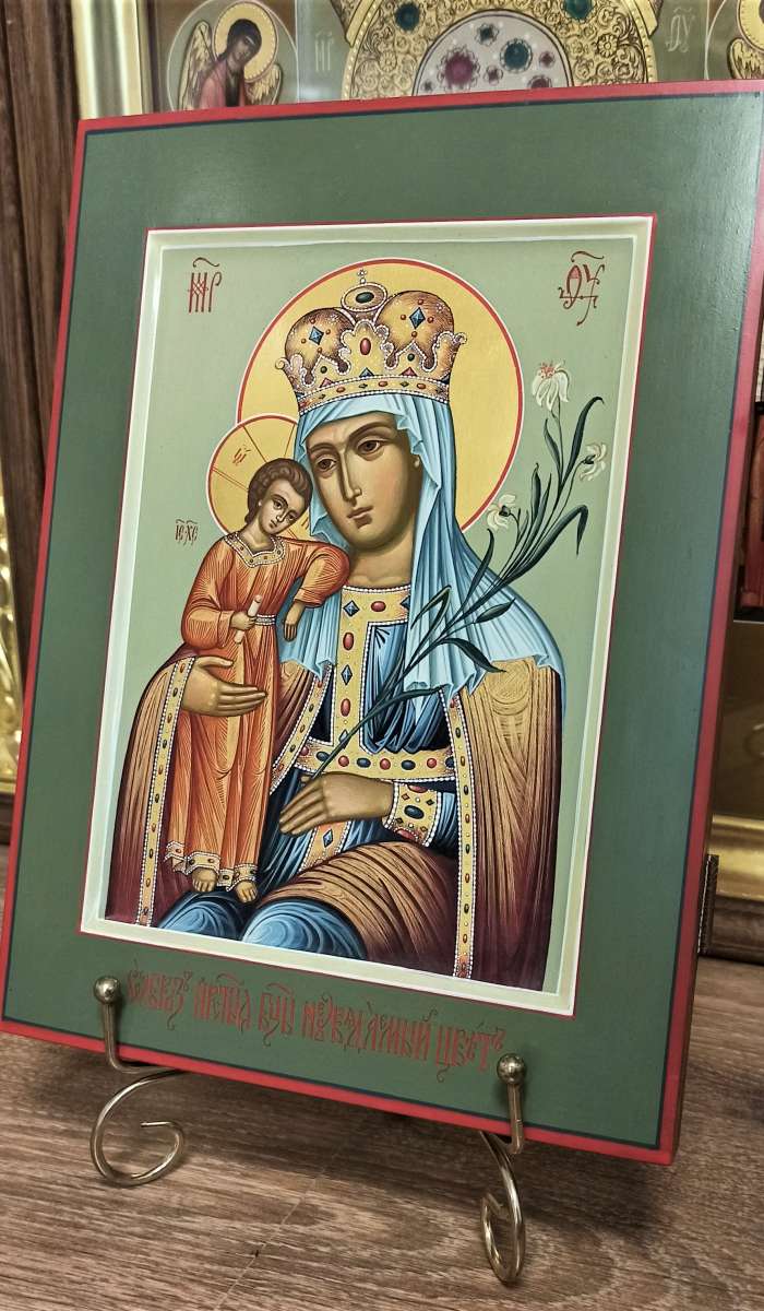 Фото: Икона Пресвятой Богородицы Неувядаемый Цвет