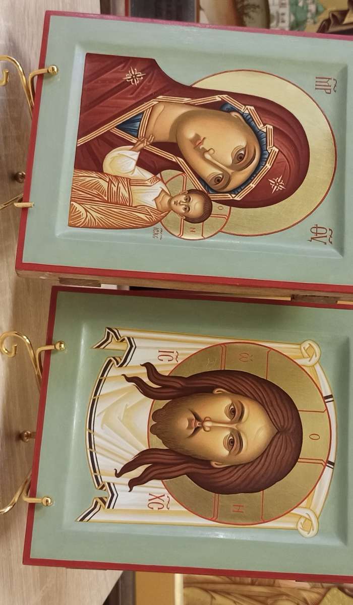 Фото: Венчальные иконы Пресвятая Богородицы Казанская и Нерукотворный образ Иисуса Христа