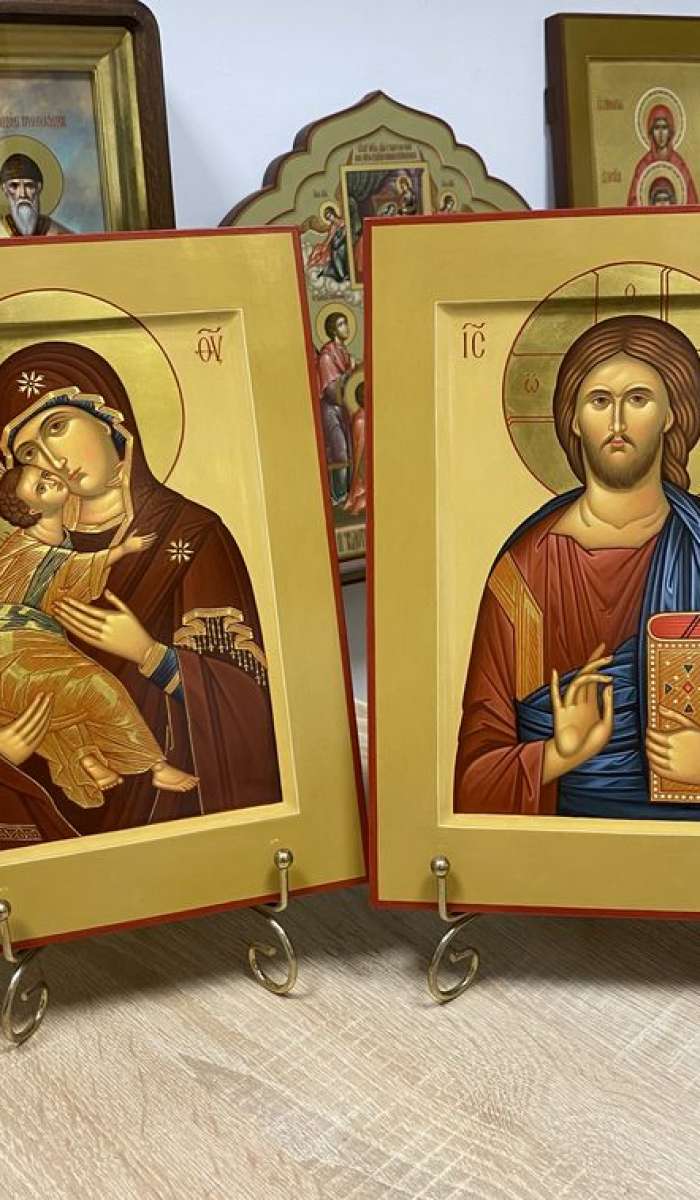 Фото: Венчальные иконы Пресвятая Богородица Владимирская и Господь Вседержитель