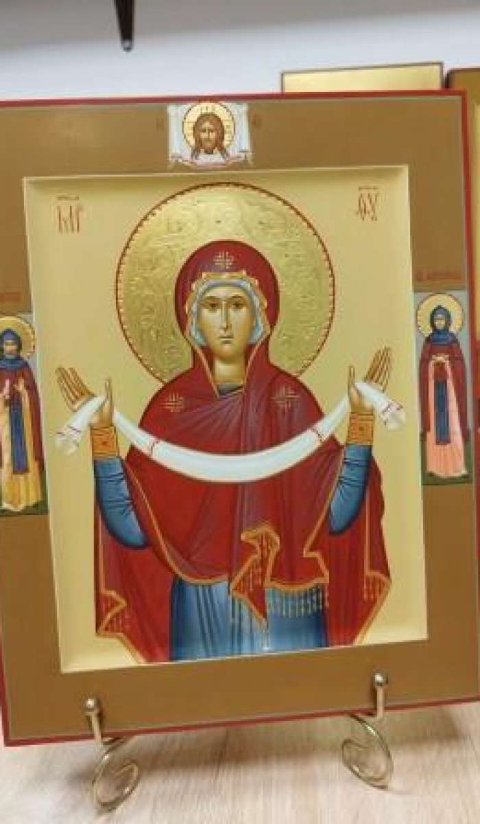 Фото: Икона Пресвятой Богородицы Покров