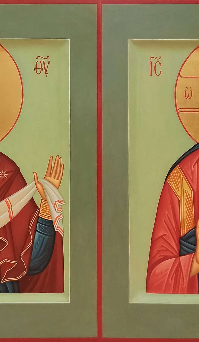 Фото: Венчальная пара с Покровом Пресвятой Богородицы