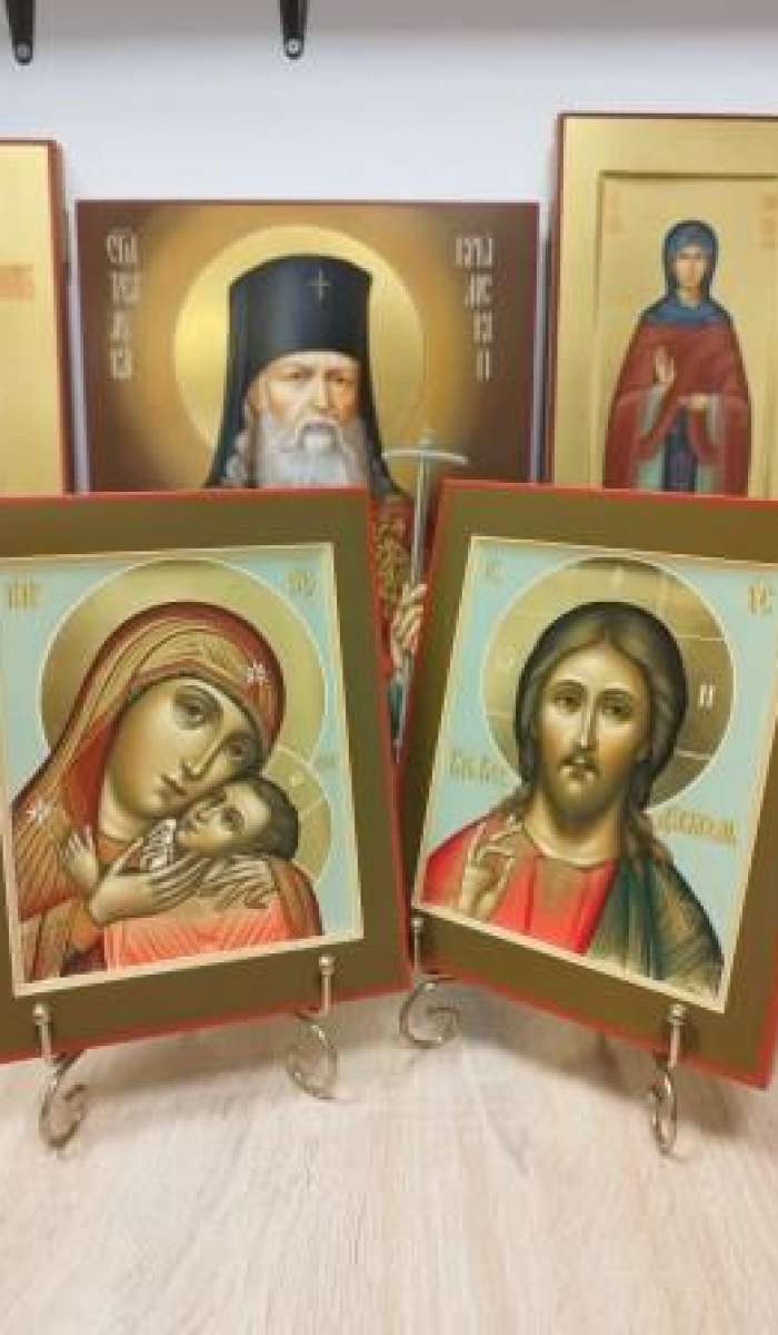 Фото: Венчальные иконы Пресвятая Богородица Корсунская и Господь Вседержитель
