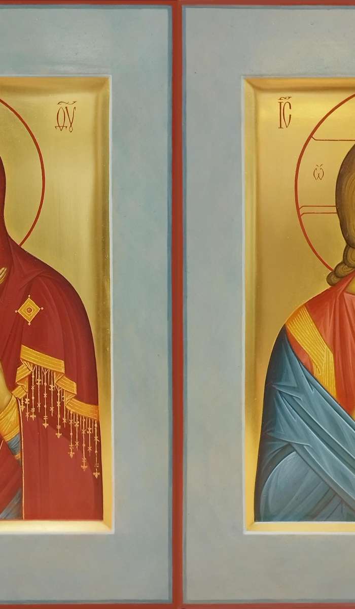 Фото: Венчальная пара с иконой Богородицы «Феодоровская»