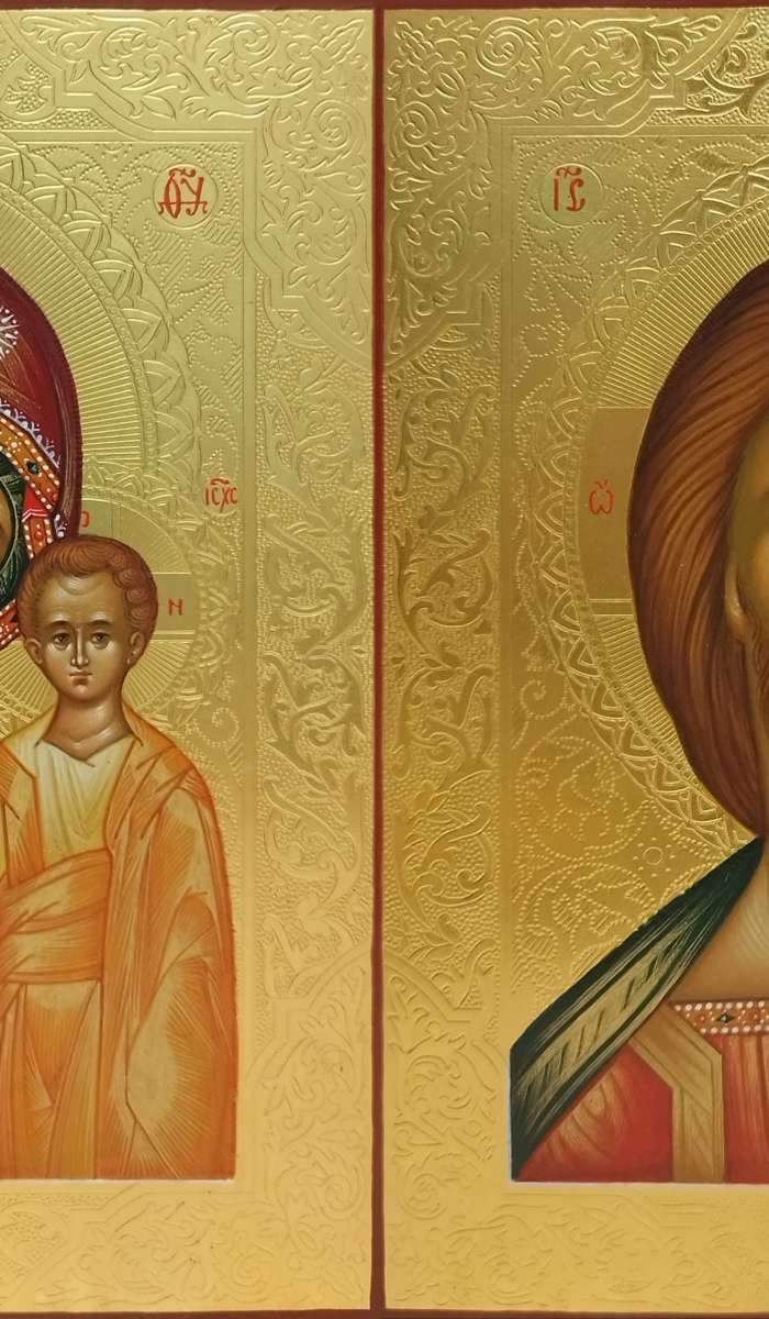 Фото: Венчальная пара с иконой Богороидцы "Казанская"