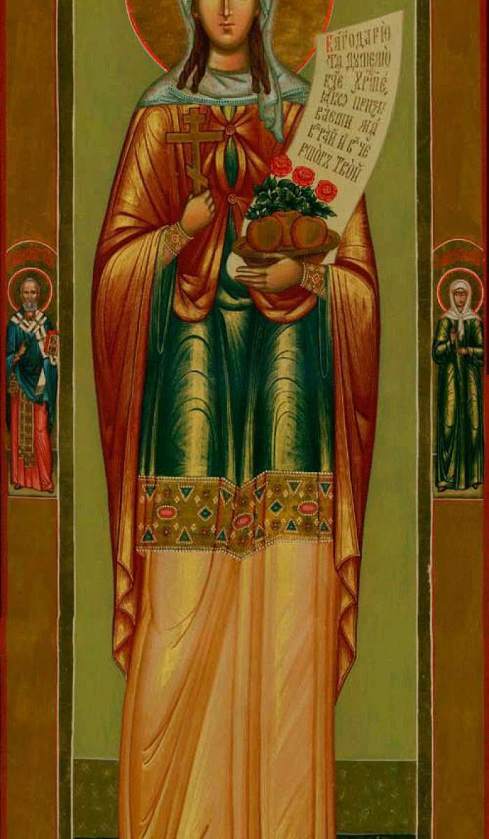 Фото: Святая мц. Дорофея Кесарийская. На полях иконы: святой Николай Чудотворец и Матрона Московская