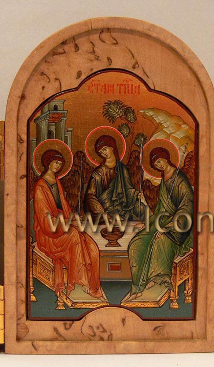 Фото: Скаладень из карельской березы со Святой Троицей, Пресвятой Богородицей и Ангелом Хранителем