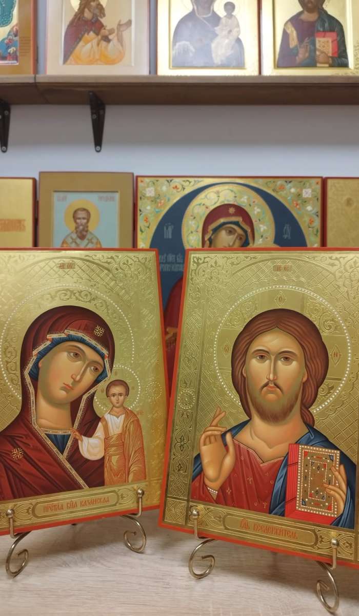 Фото: Венчальные иконы Пресвятая Богородица Казанская и Господь Вседержитель