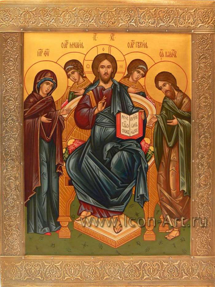 Фото: Деисус (домашний иконостас). По Правую руку Вседержителя изображена Пресвятая Богородица, по Левую - святой Иоанн Предтеча. За ними - Архангелы, справа - Михаил, слева - Гавриил.
