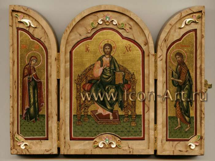 Фото: Складень из карельской березы с Господом Иисусом Христом, Пресвятой Богородицей и Иоанном Предтечей.