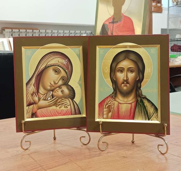 Фото: Венчальные иконы Пресвятая Богородица Корсунская и Господь Вседержитель